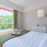 Spacious 3 Bedroom & Private Parking!
