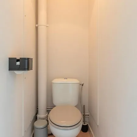 Spacious 3 Bedroom & Private Parking! 아파트