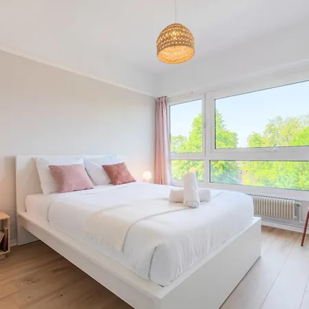 아파트 Spacious 3 Bedroom & Private Parking! Lambersart