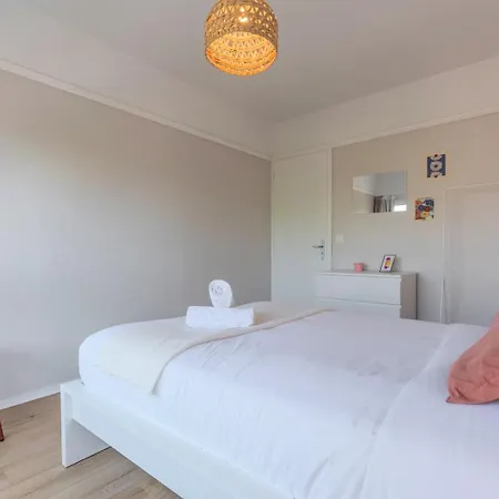 Lägenhet Spacious 3 Bedroom & Private Parking! Lambersart