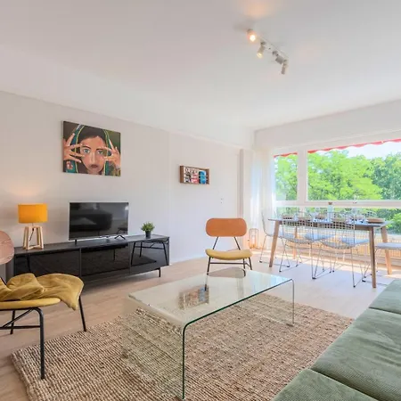 Spacious 3 Bedroom & Private Parking! * Lambersart