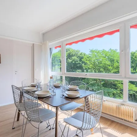 아파트 Spacious 3 Bedroom & Private Parking! *