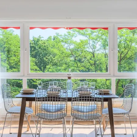 Spacious 3 Bedroom & Private Parking!