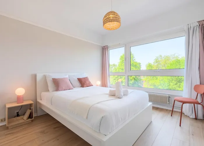 Appartement Spacious 3 Bedroom & Private Parking! Lambersart