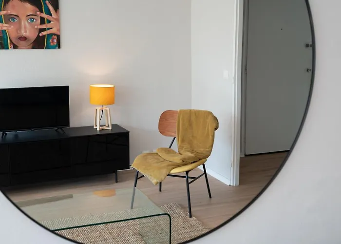 Spacious 3 Bedroom & Private Parking! Appartement