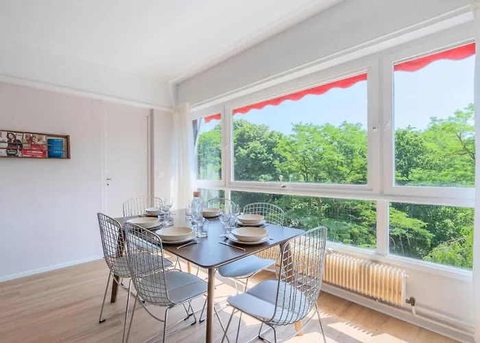 Appartement Spacious 3 Bedroom & Private Parking! *