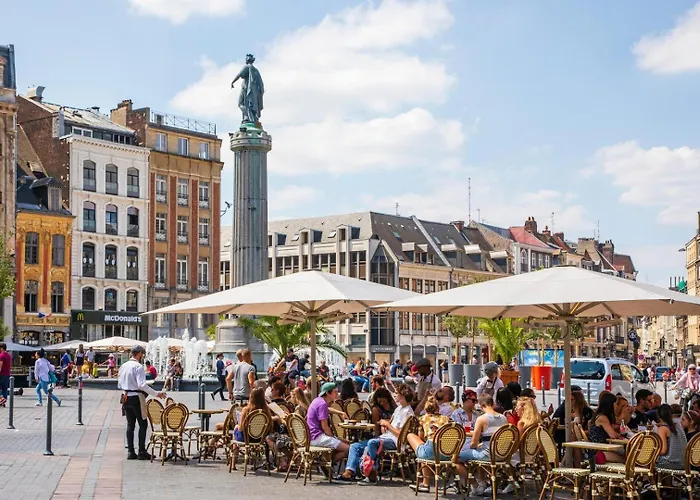 Spacious 3 Bedroom & Private Parking! * Lambersart